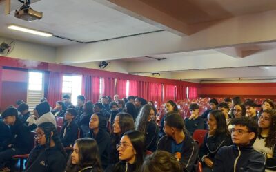 📚✨ Palestra com Aguinaldo Tadeu: promovendo a valorização da literatura entre os alunos!