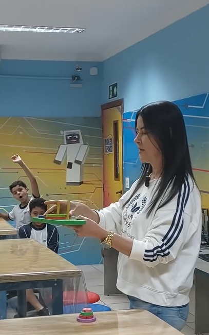 “Torre de Hanói”: desafio matemático que estimula o aprendizado da potenciação no Colégio Piedade
