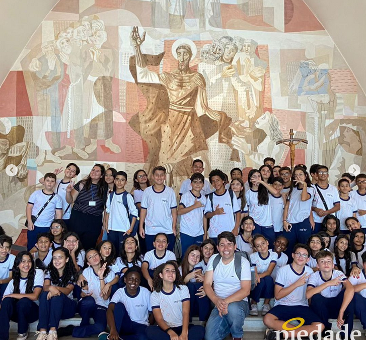 Uma viagem no tempo: alunos do Piedade Max exploram a história e a arquitetura de Belo Horizonte durante passeio escolar