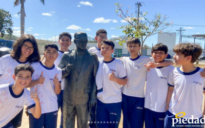 Estudantes do 8º ano visitam a Gruta do Maquiné.