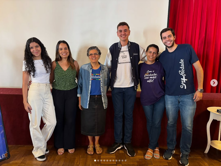 ✨ Ex-alunos compartilhando experiências, motivando novas conquistas! 🎓📚
