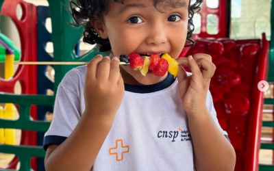 🍓🍍 Um dia cheio de cor, sabor e aprendizado! 💚✨