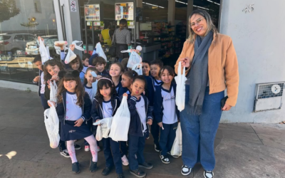 🛒💰 Hoje foi dia de aprender brincando! Na culminância do Projeto de Educação Financeira, as crianças do Segundo Período (Infantil V) viveram uma experiência especial: foram às compras! 🧺✨