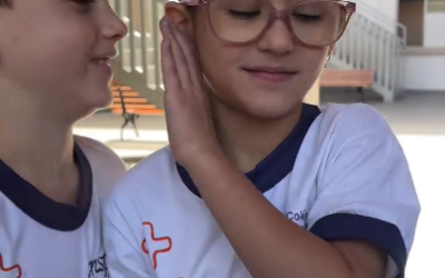 Sabe aquele segredo que vai passando de um em um?