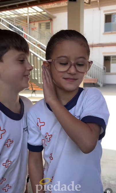 Sabe aquele segredo que vai passando de um em um?