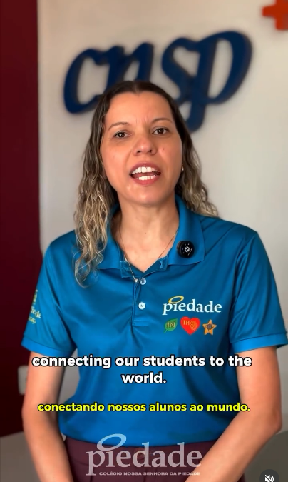 🎤✨ “I love to speak in English!” É assim que o aprendizado bilíngue ganha vida nas nossas salas: com protagonismo, criatividade e muita confiança.